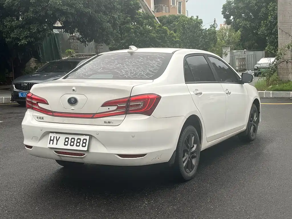 BYD Qin NEV 2017 — фото 14