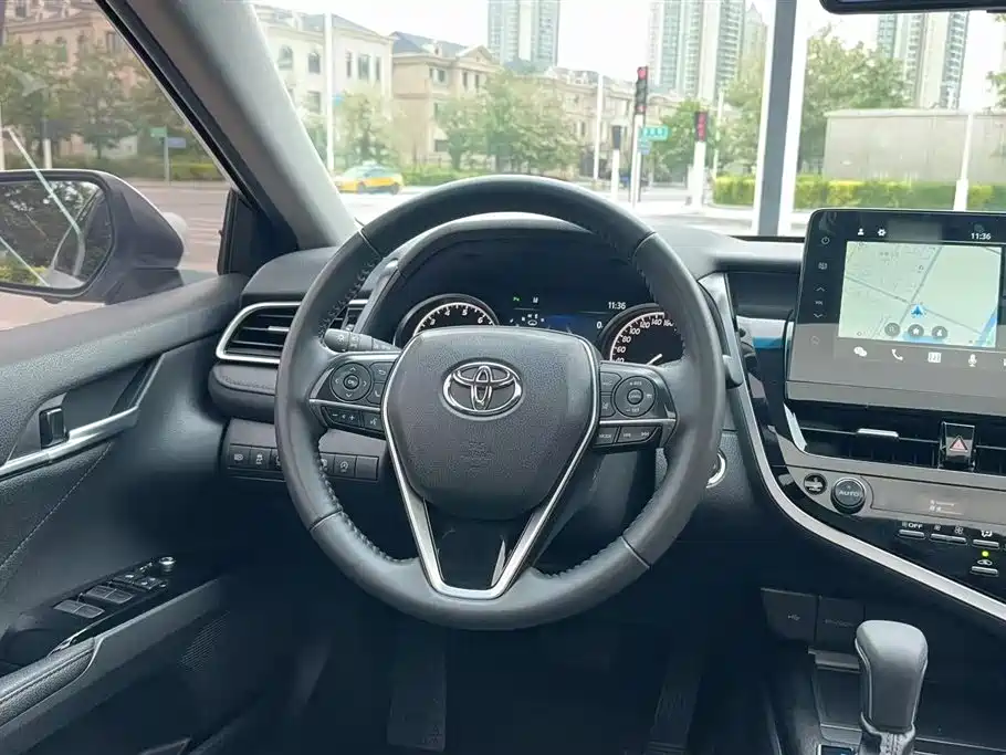 Toyota Camry 2022 — фото 3