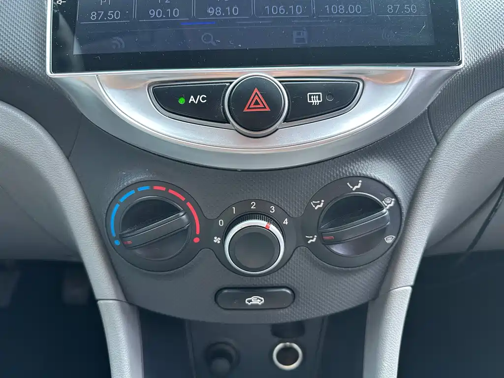 Hyundai Verna 2016 — фото 20