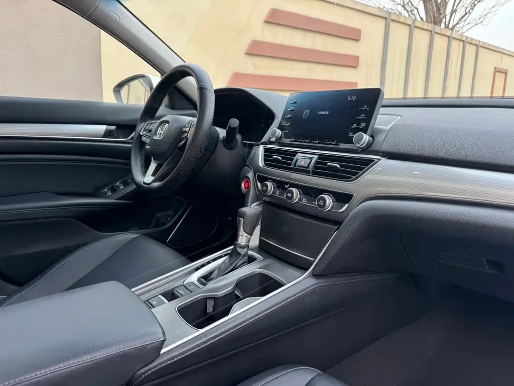 Honda Accord 2019 — фото 21