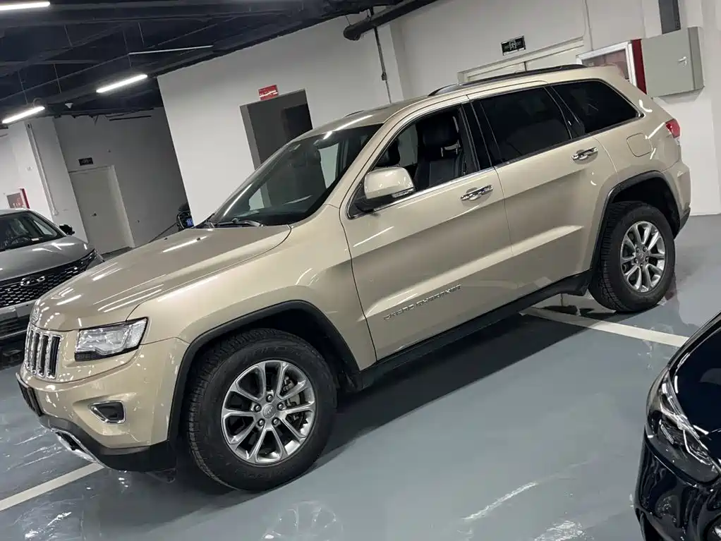 Jeep Grand Cherokee 2015 — фото 2