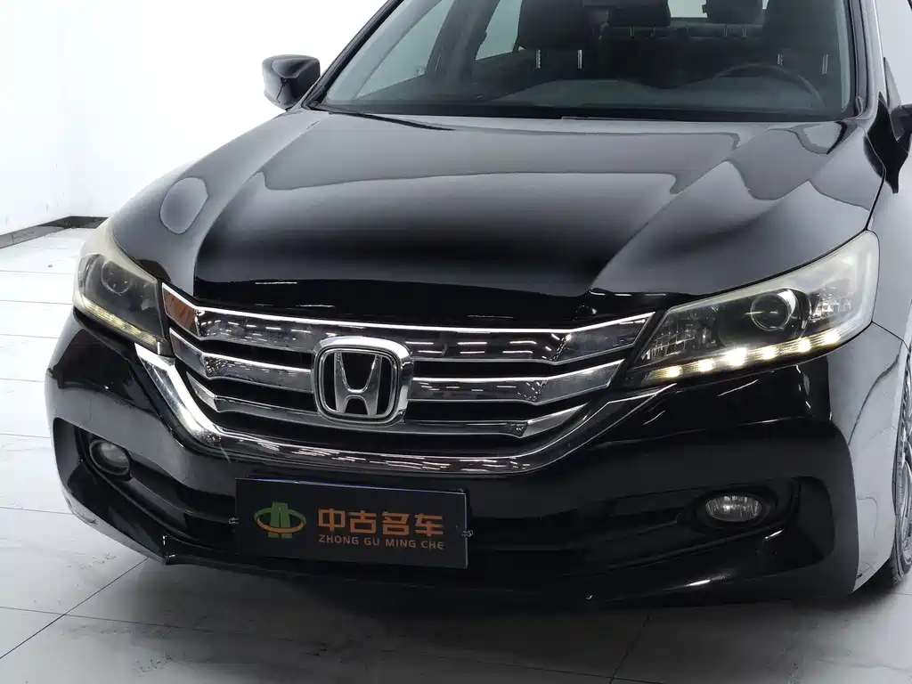 Honda Accord 2015 — фото 19