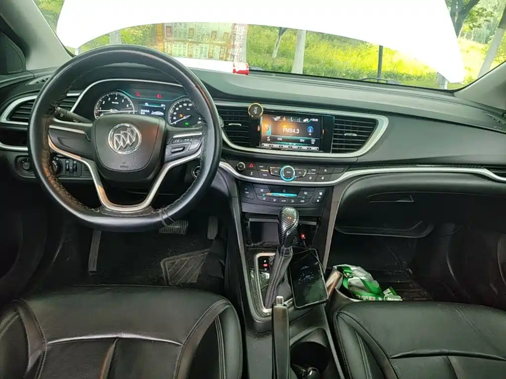 Buick Excelle 2015 — фото 10