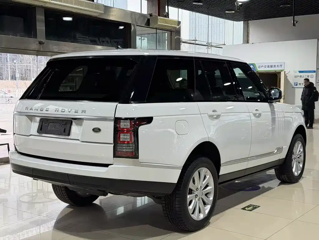 Land Rover Range Rover 2018 — фото 12