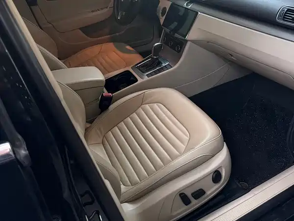 Volkswagen Magotan 2013