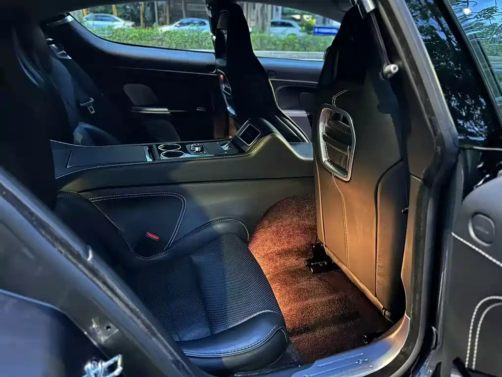 Aston Martin Rapide 2013 — фото 13