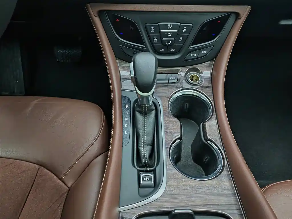 Buick Envision Plus 2016 — фото 13