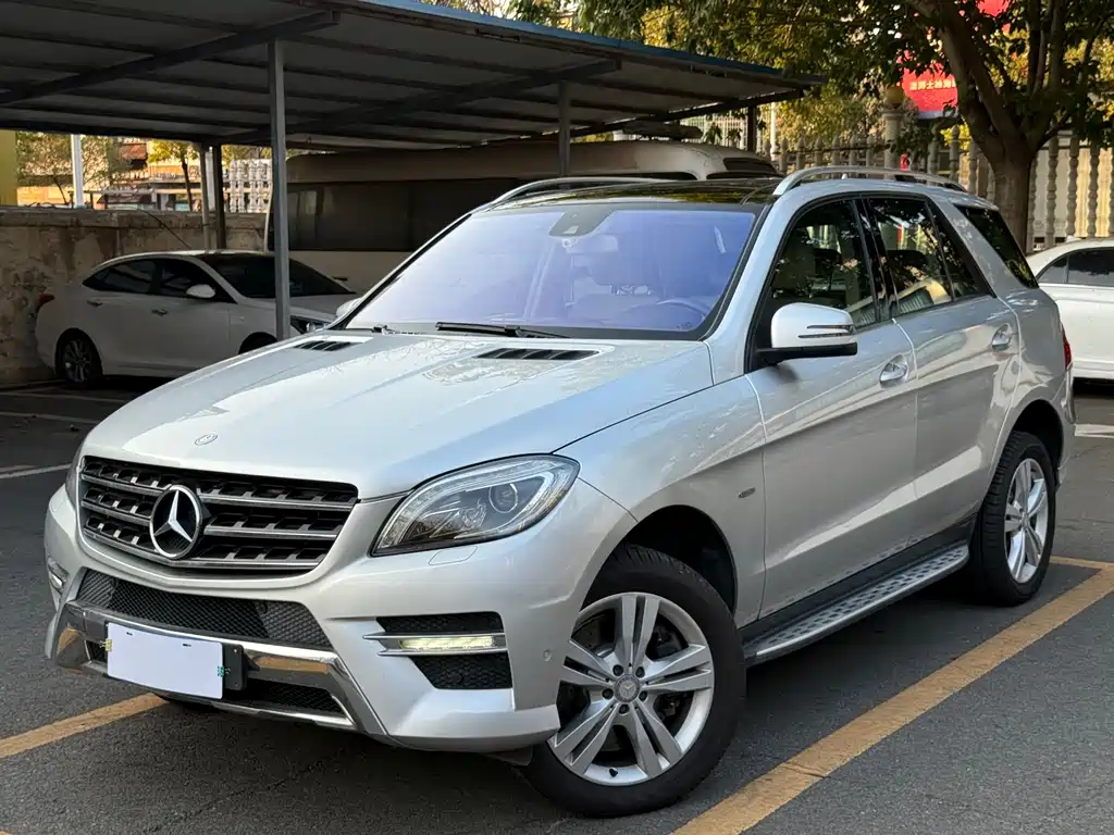 Mercedes-Benz M-Class 2012 — фото 1
