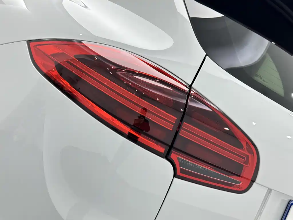 Porsche Cayenne 2016 — фото 18