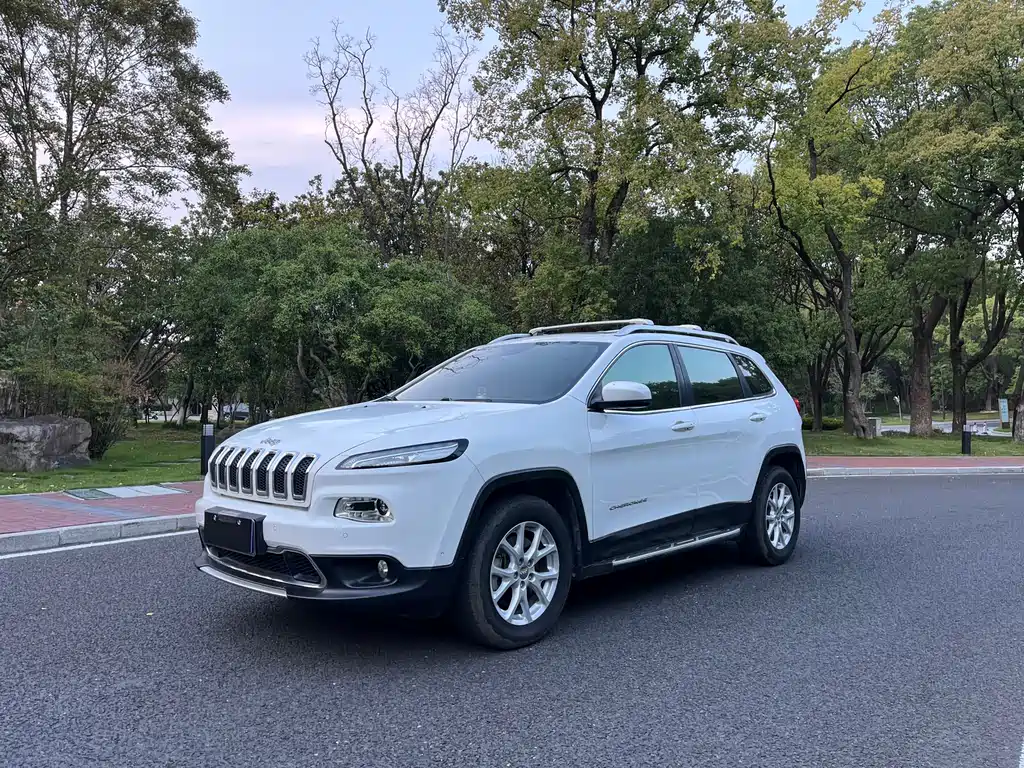 Jeep Cherokee 2016