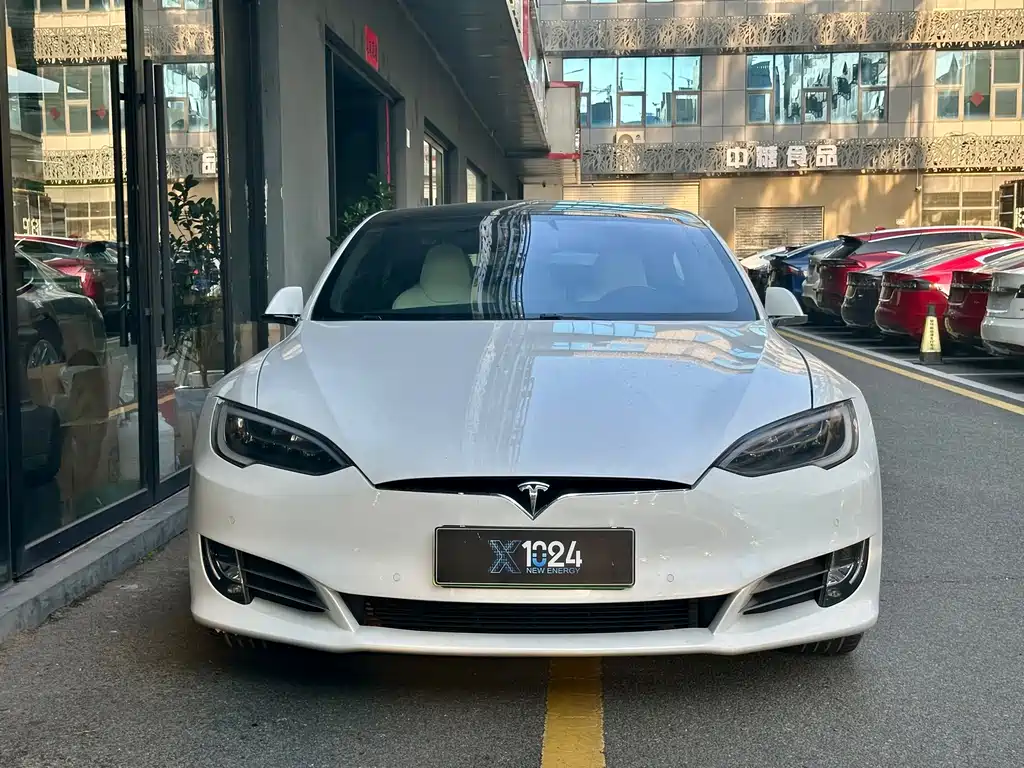 Tesla Model S 2018 — фото 2
