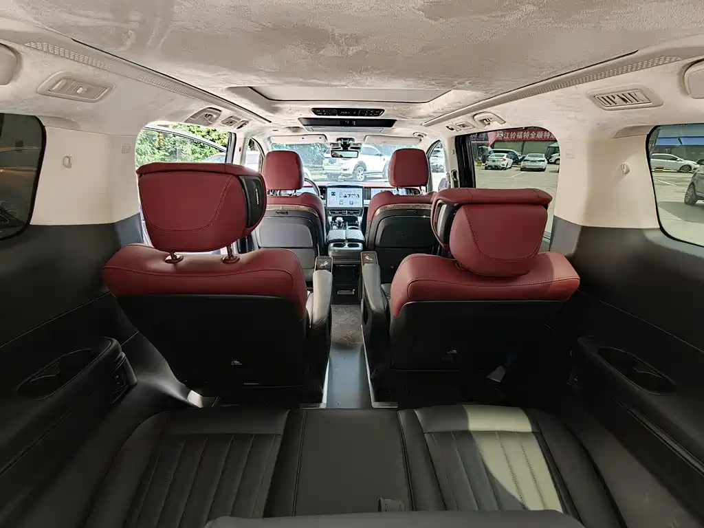 GAC Motor Trumpchi E9 2023 — фото 17