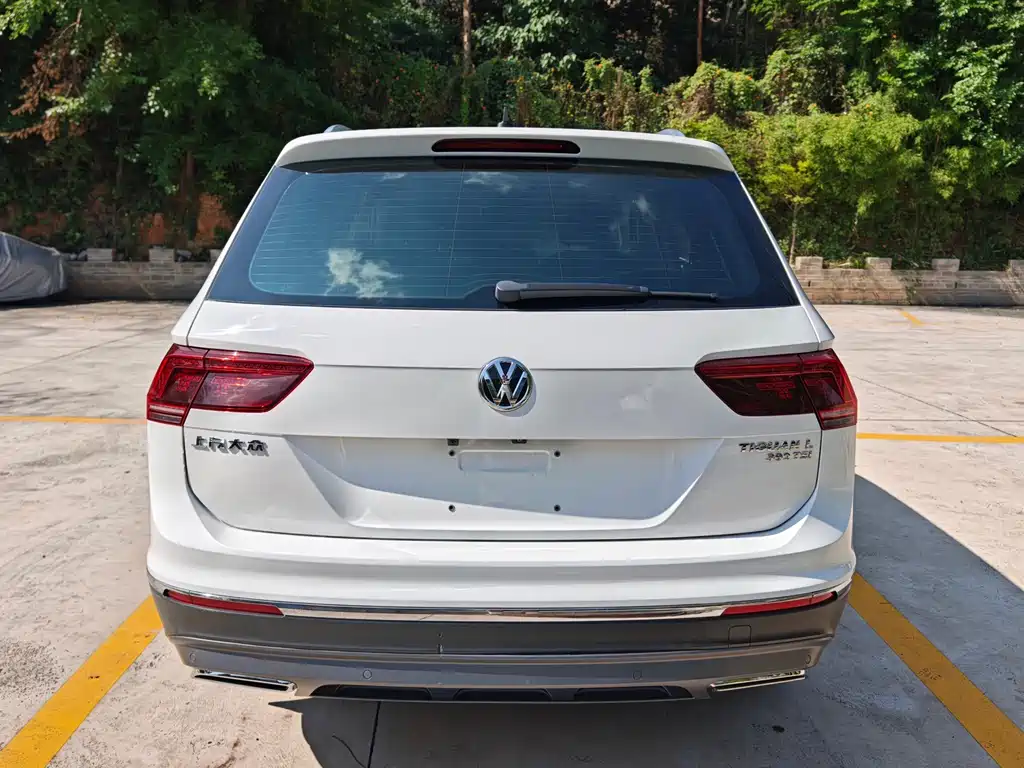 Volkswagen Tiguan L 2017 — фото 8