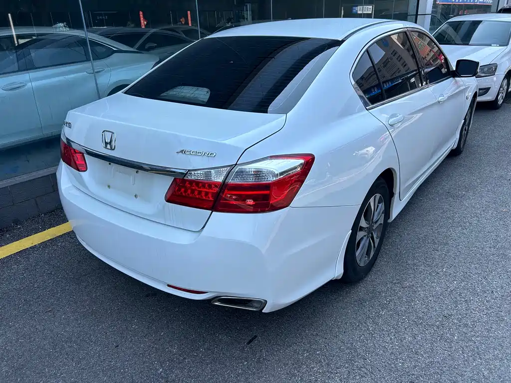 Honda Accord 2015 — фото 3