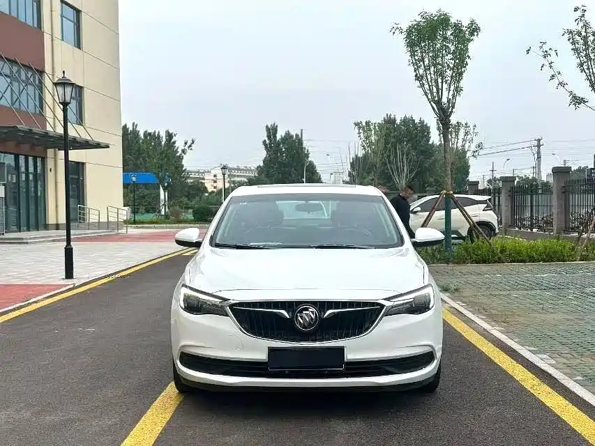 Buick Excelle 2018 — фото 2