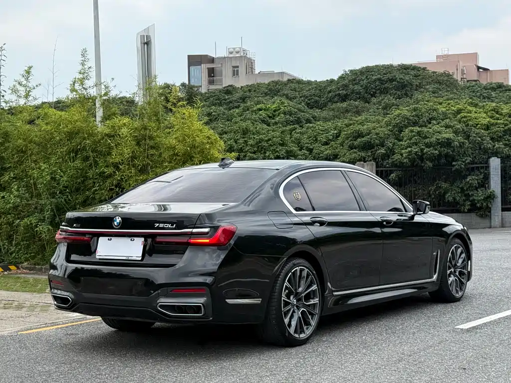 BMW 7 Series 2023 — фото 14