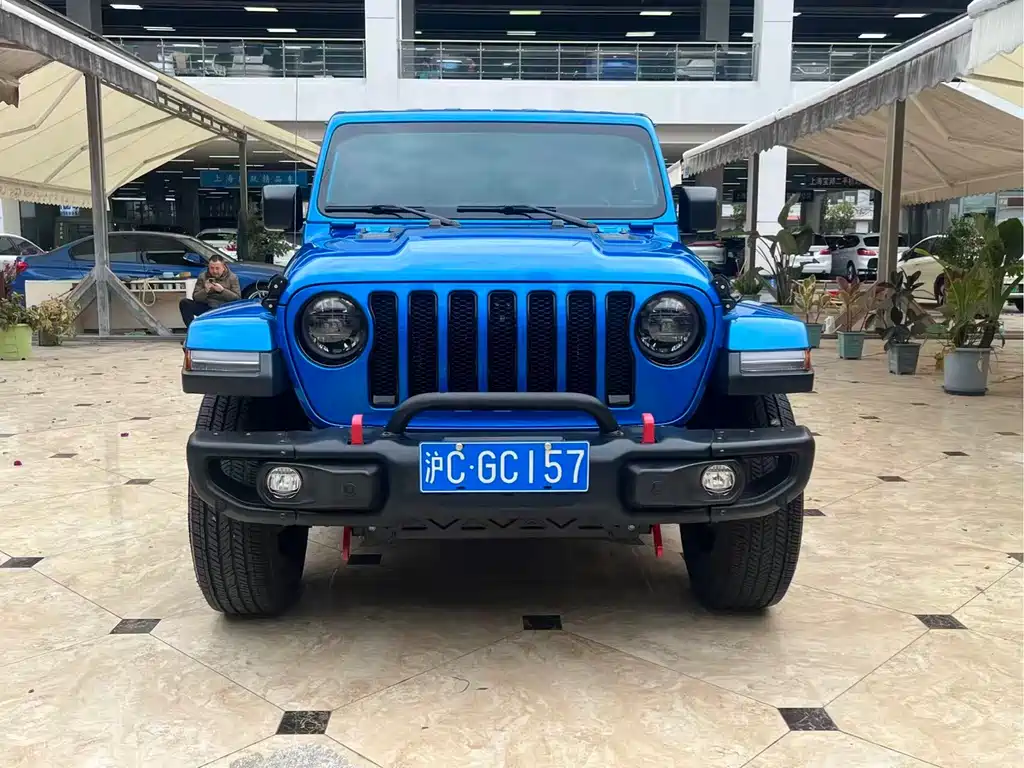 Jeep Wrangler 2023 — фото 2