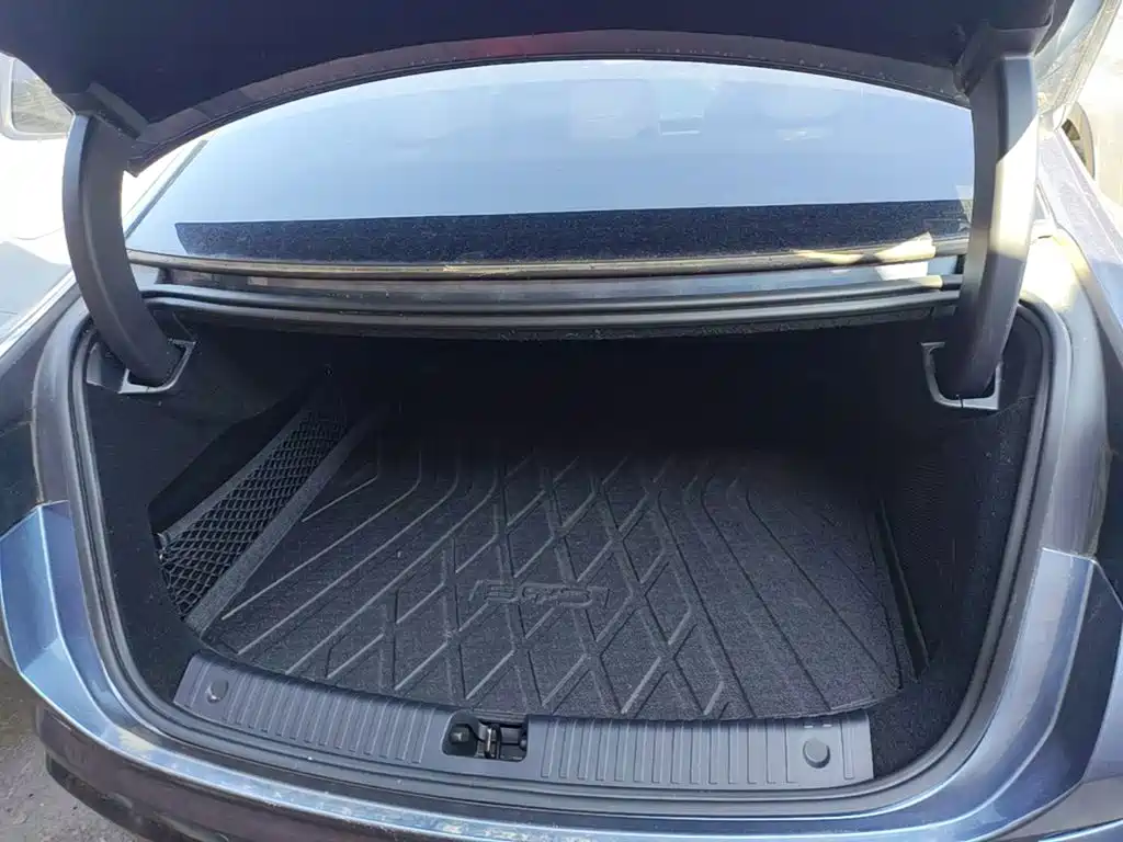 BYD Seal 07 DM-i 2025 — фото 19