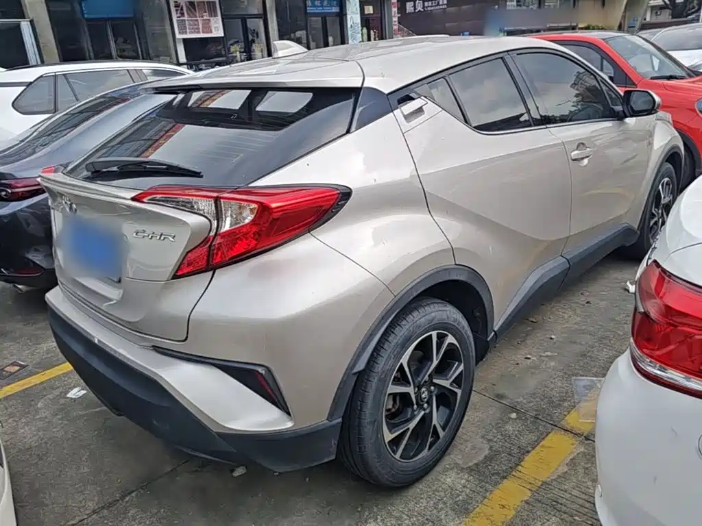 Toyota C-HR 2020 — фото 7