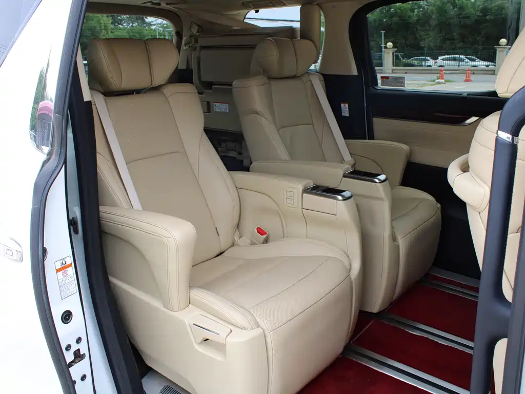 Toyota Alphard 2016 — фото 12