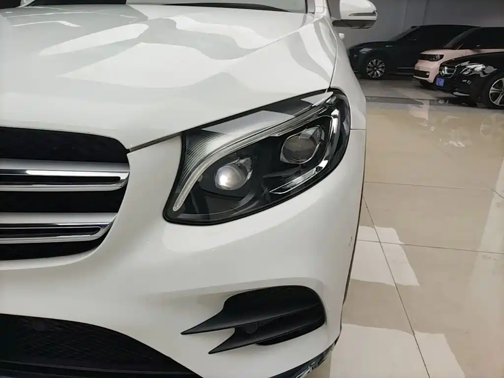 Mercedes-Benz GLC 2017 — фото 24