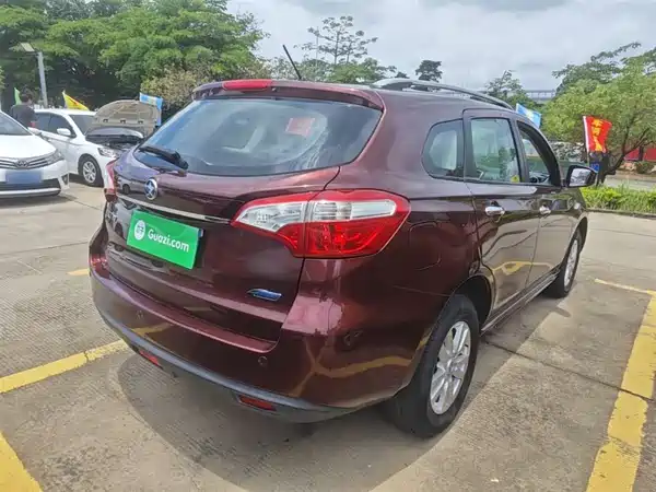 Venucia T70 2016
