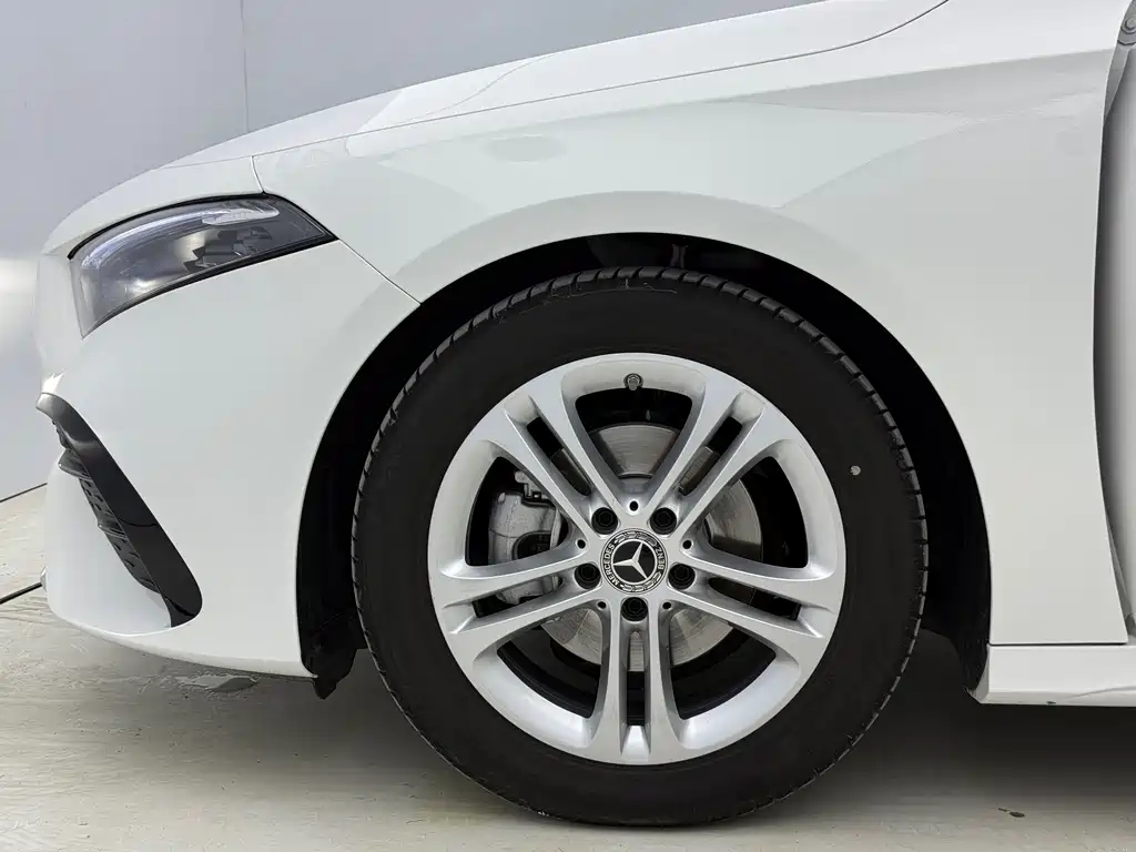 Mercedes-Benz A-Class 2023 — фото 18