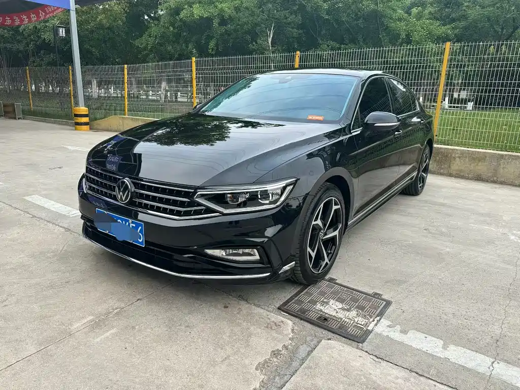 Volkswagen Magotan 2025