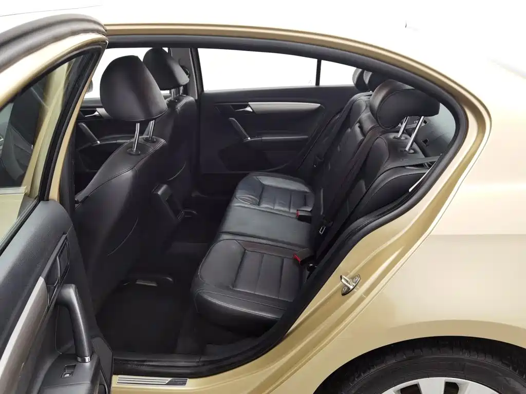 Volkswagen Lavida 2015 — фото 15