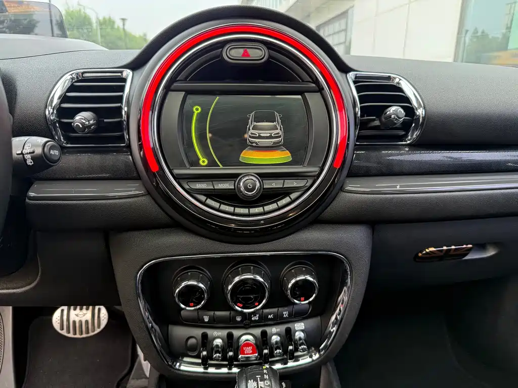 MINI Clubman 2018 — фото 13
