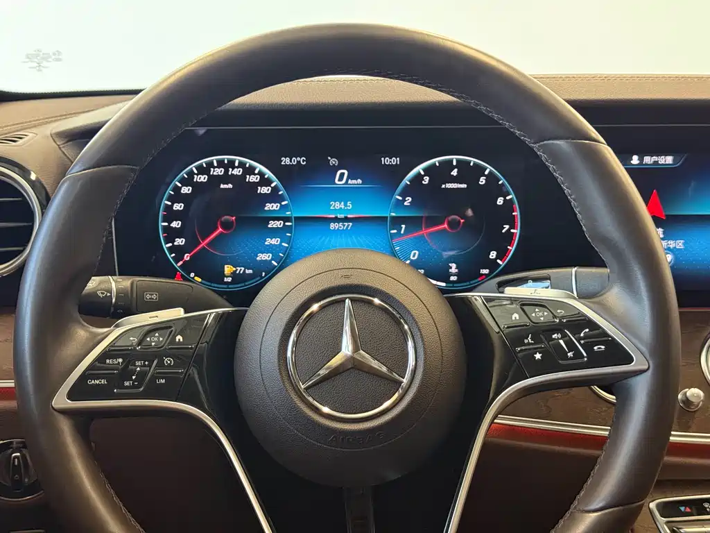 Mercedes-Benz E-Class 2022 — фото 16