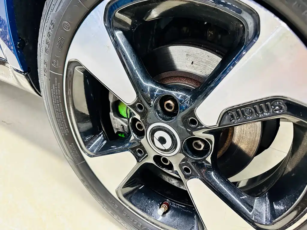 smart Fortwo 2018 — фото 11