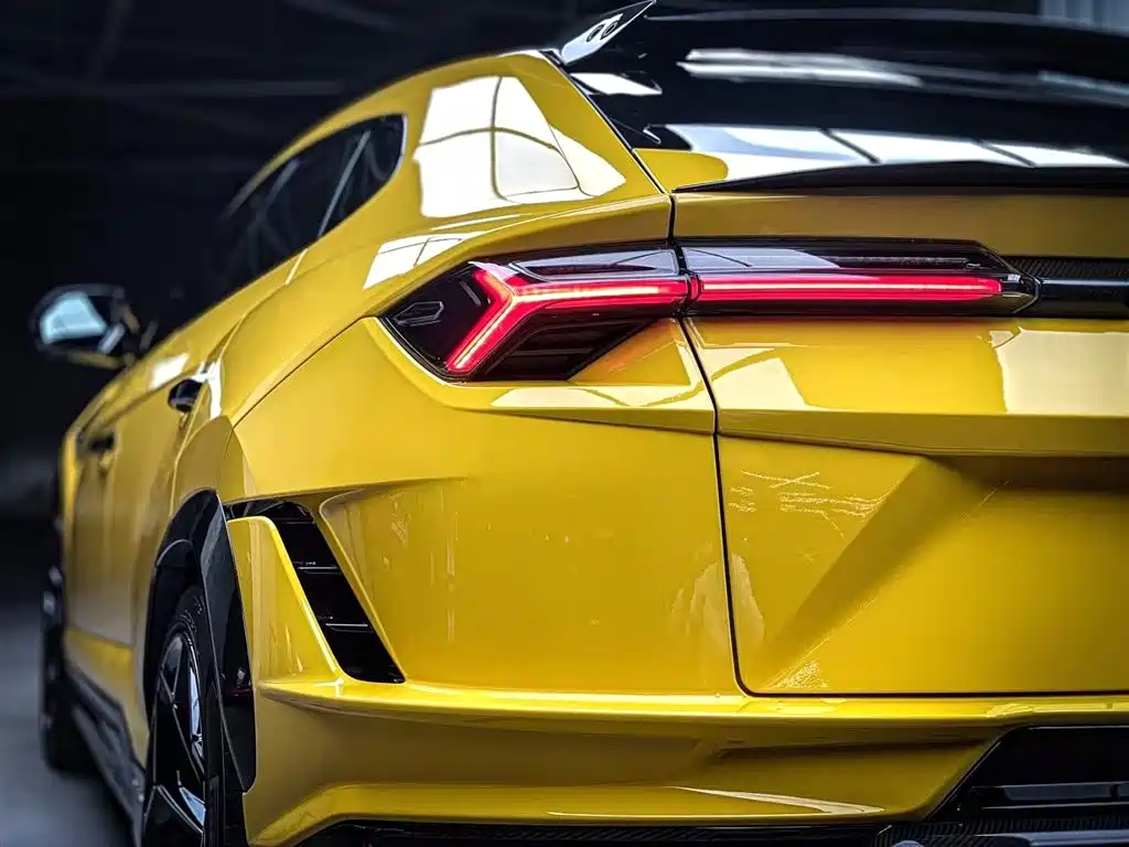 Lamborghini Urus 2023 — фото 8