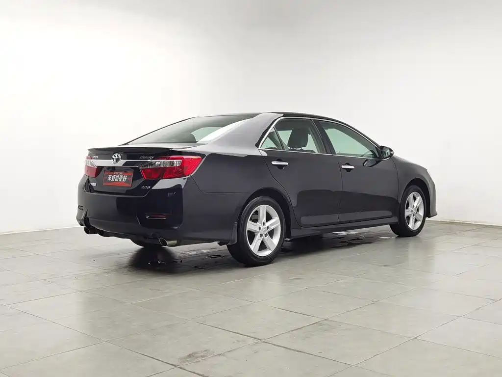 Toyota Camry 2014 — фото 2