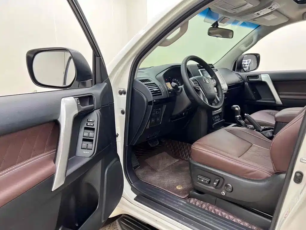 Toyota Prado 2020 — фото 12