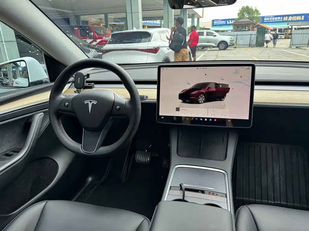 Tesla Model Y 2023 — фото 11