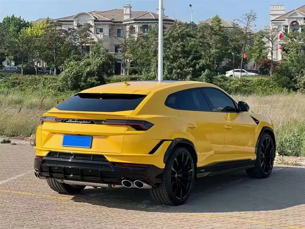 Lamborghini Urus 2023 — фото 3