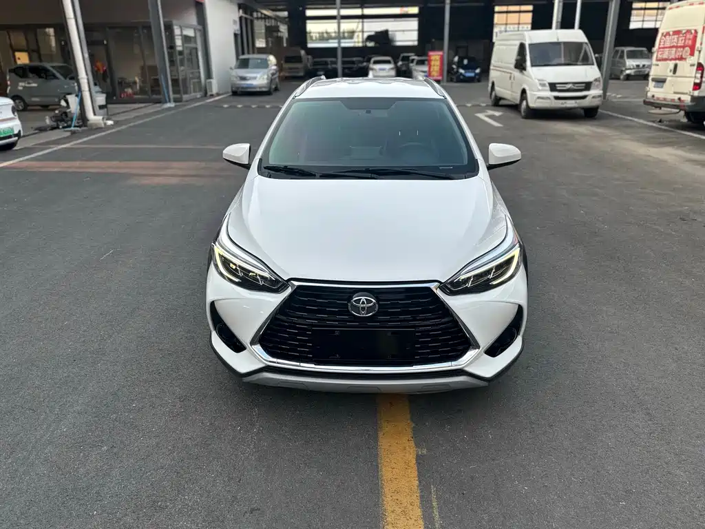Toyota Yaris L 2022