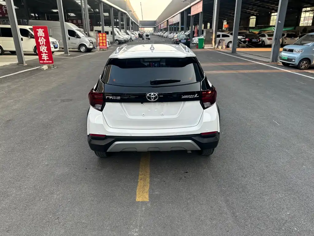 Toyota Yaris L 2022 — фото 18