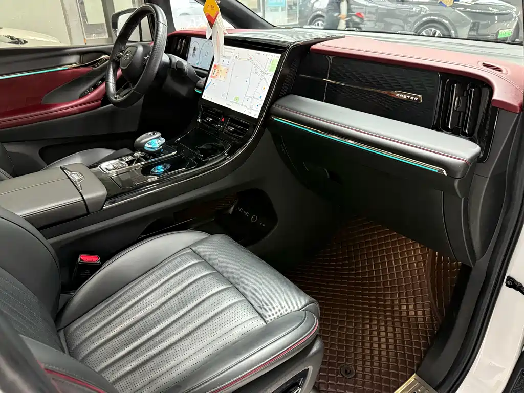 GAC Motor Trumpchi M8 2023 — фото 13