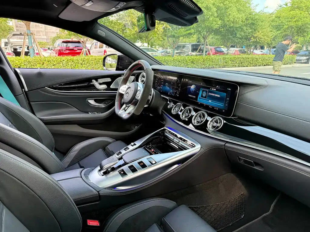 Mercedes-Benz AMG GT 2020 — фото 12