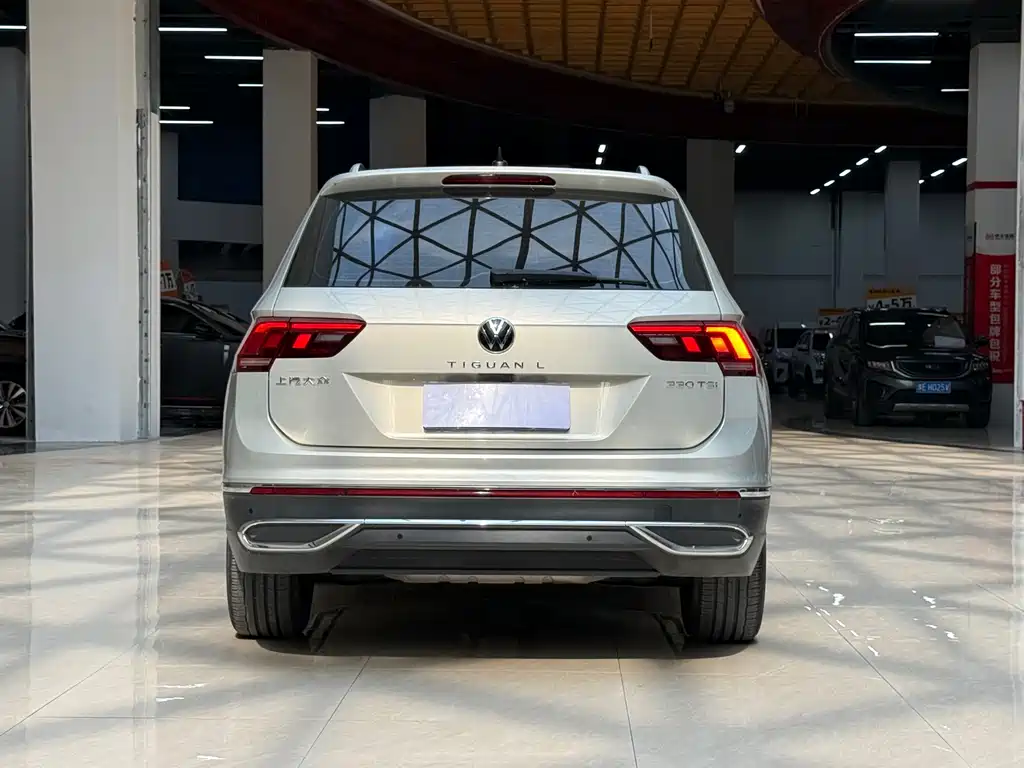 Volkswagen Tiguan L 2022 — фото 8
