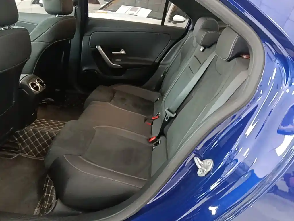 Mercedes-Benz A-Class 2021 — фото 17
