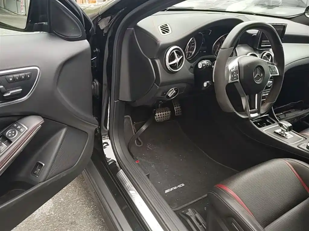 Mercedes-Benz GLA AMG 2016 — фото 16