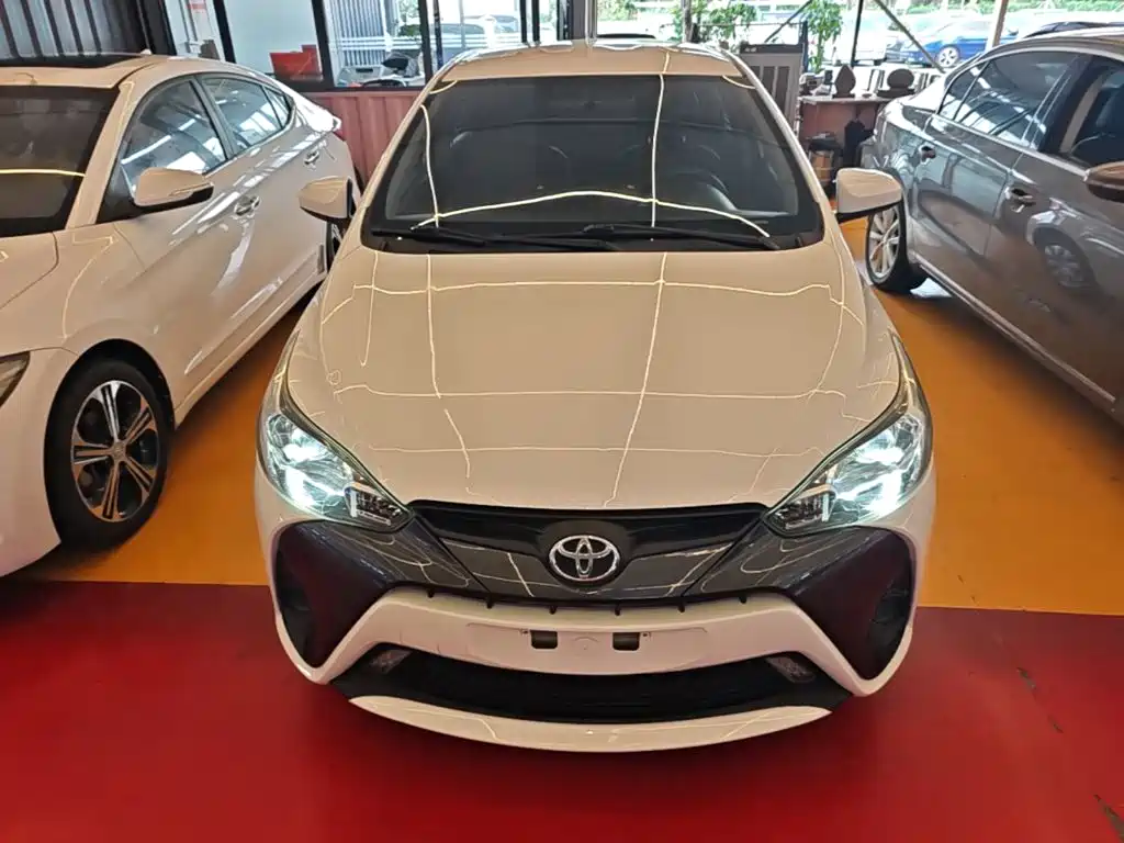 Toyota Yaris L 2021