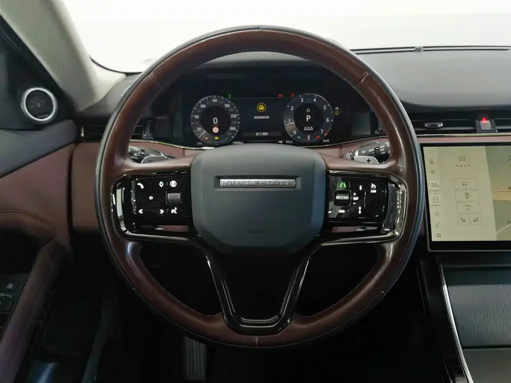 Land Rover Evoque 2024 — фото 11