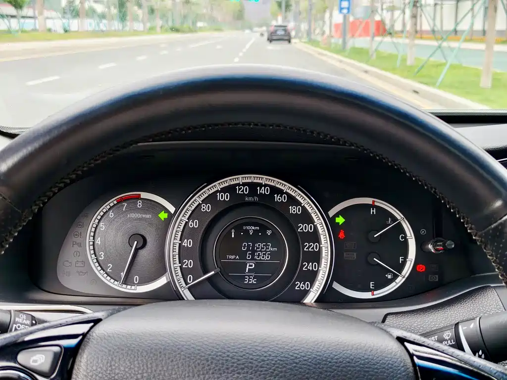 Honda Accord 2017 — фото 13