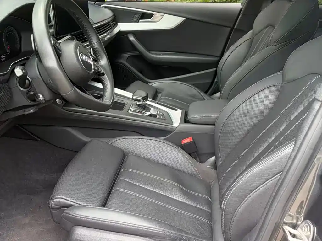 Audi A4L 2021