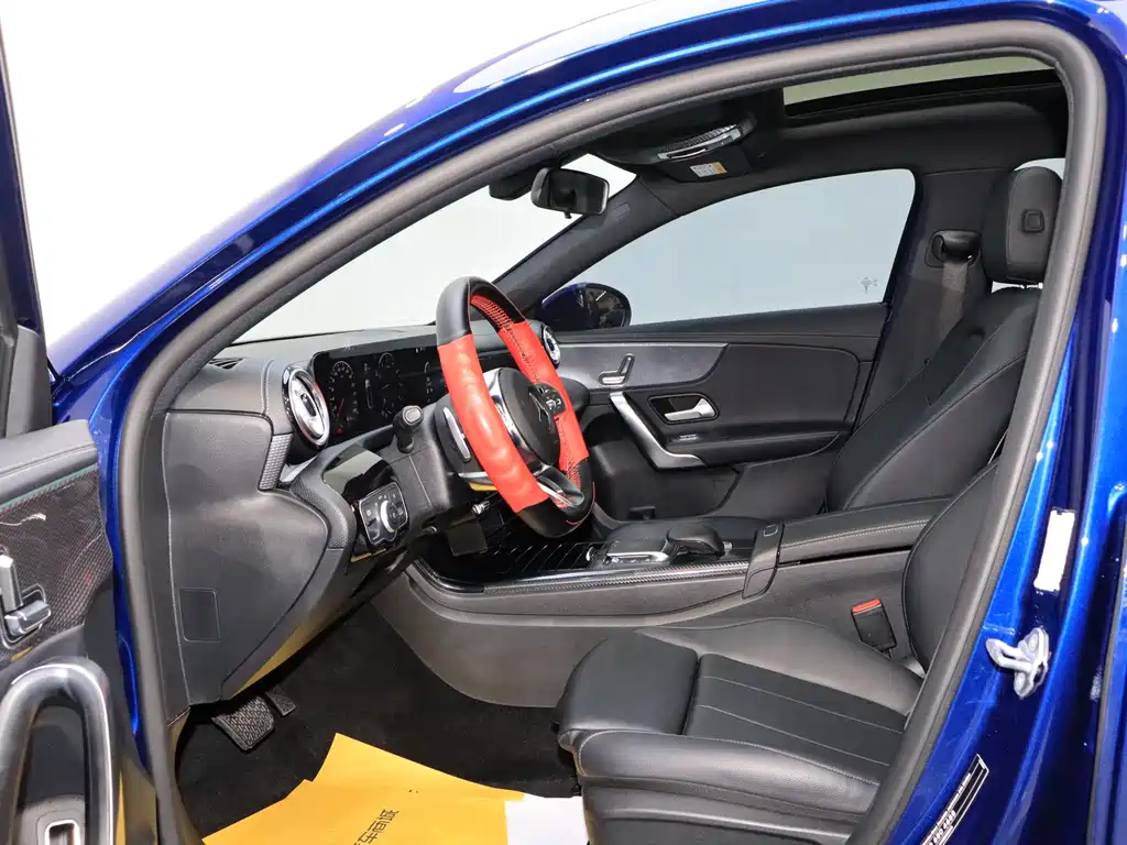 Mercedes-Benz A-Class 2022 — фото 9