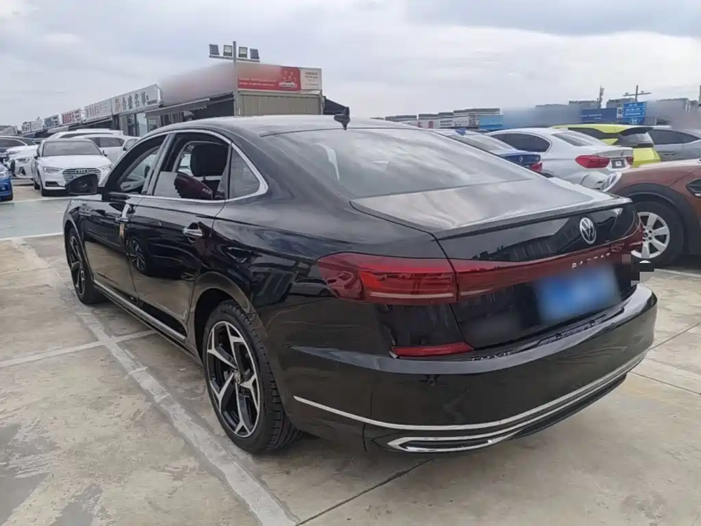Volkswagen Passat 2023